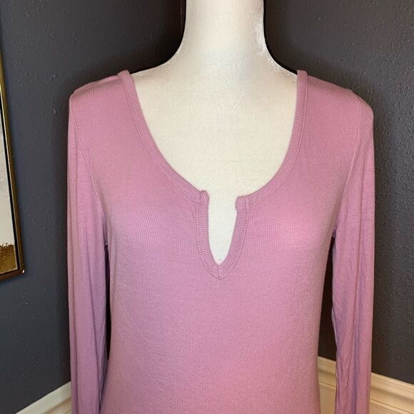 PrettyLittleThing V Neck Rib Bodysuit - Picture 4 of 7